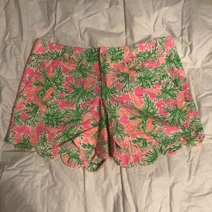 Lilly Pulitzer Scalloped Carrot Shorts Size 6
